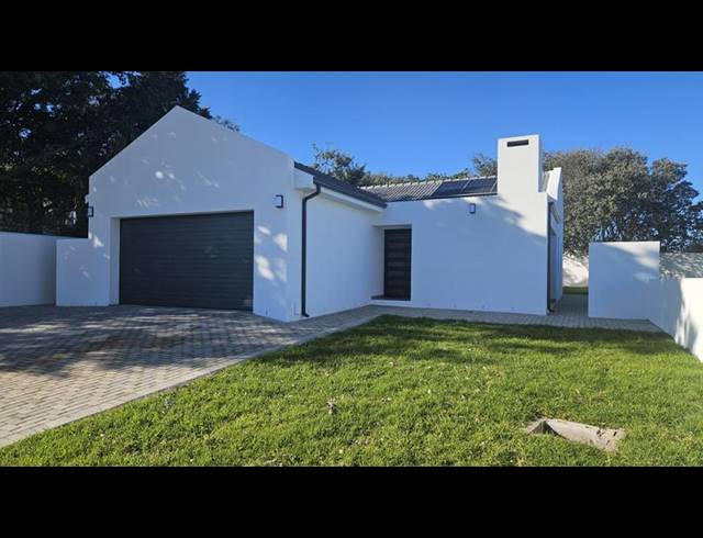 4 BEDROOM HOUSE FOR SALE IN SHELLEY POINT